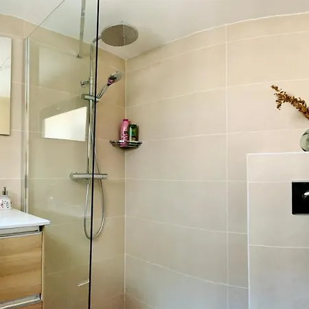 A Decouvrir : Appartement A 3Km D'Avignon Les Angles (Gard)